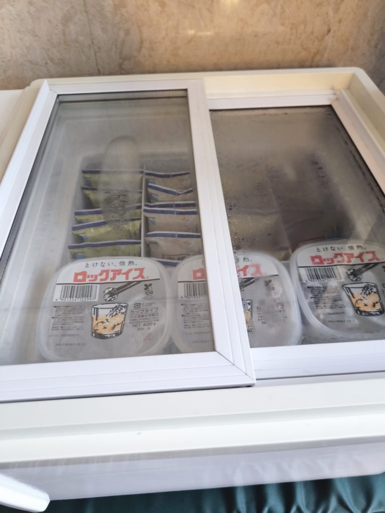 宿泊者限定の無料アイスクリームサービス。1人1個まで選べる嬉しいおもてなし