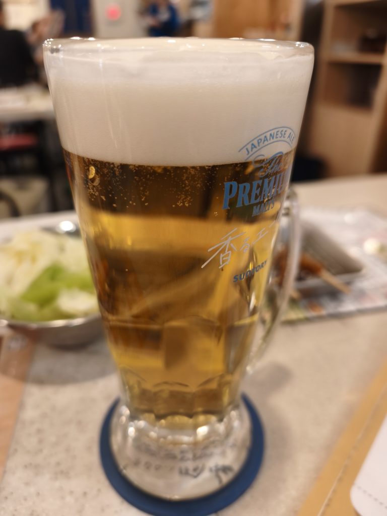 串カツ田中で注文した生ビールと料理