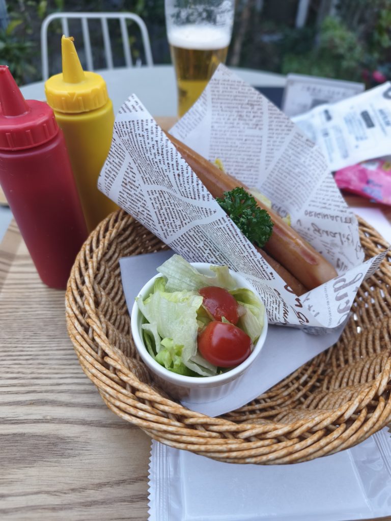 花重谷中茶屋のホットドッグランチ｜犬連れOKカフェ