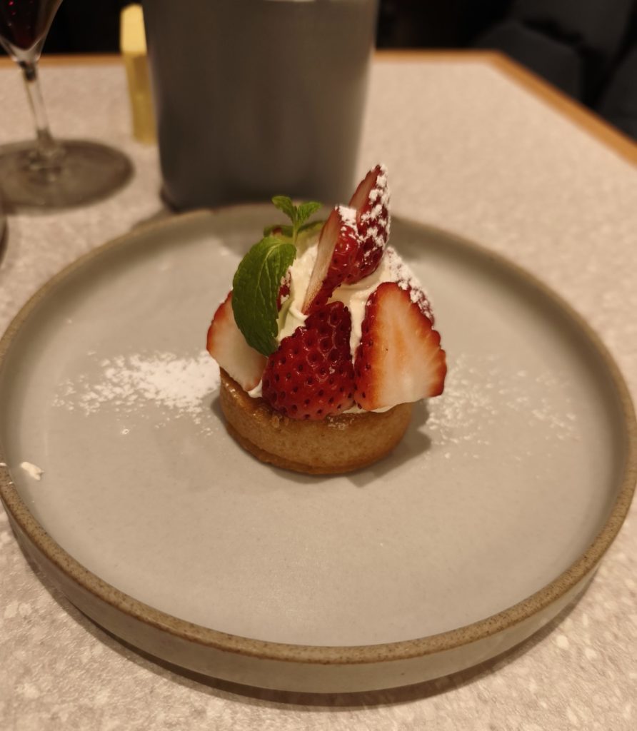 東麻布のgift tokyoのスイーツ